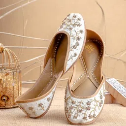 House of Pataudi Embroidered Slip-On Mojaris-image-81