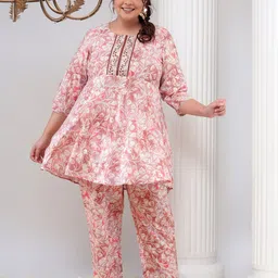 Bani Women Floral Print Tunic & Trousers Set With Thread Work & Gotta Patti Detail-40