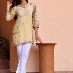 HOUSE OF KARI Floral Yoke Design Mirror Work Notched Neck A-Line Kurti-picture-57