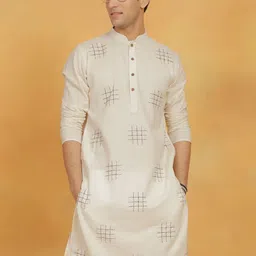 SHVAAS by VASTRAMAY Geometric Embroidered Kurta-image-54
