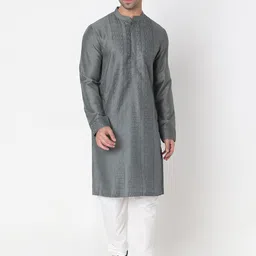 Ethnicity Geometric Embroidered Sequinned Mandarin Collar Straight Kurta-image-70