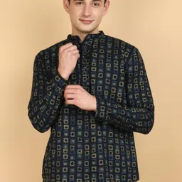 V-Mart Printed Flared Sleeves Cotton Thread Work Kurta-image-34