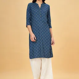 RANGMANCH BY PANTALOONS Geometric Printed V-Neck Straight Kurta-picture-16