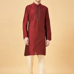 indus route by Pantaloons Floral Embroidered Thread Work Mirror Work Kurta-image-27