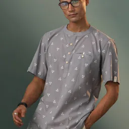 SHVAAS by VASTRAMAY Floral Printed Mandarin Collar Straight Short Kurta-image-65