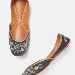 House of Pataudi Women Embroidered Ethnic Mojaris-image-35