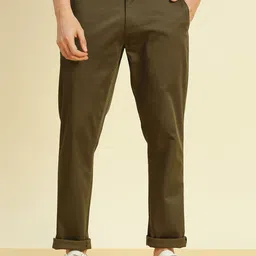 INVICTUS Men Classic Slim Fit Easy Wash Chinos-image-39