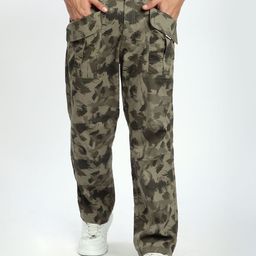 Beyoung Men Camouflage Cargos Trousers-image-23