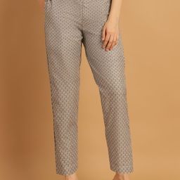 Enchanted Drapes Women Geometric Printed Pure Cotton Cropped Trouser-image-50