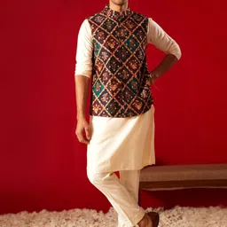 VASTRAMAY Mandarin Collar Kurta with Trousers And Printed Nehru Jacket-26