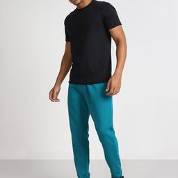 Lee Men Solid Cotton Low-Rise Joggers-image-53
