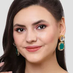 KARATCART Green & Gold-Plated Kundan Classic Drop Earrings-18
