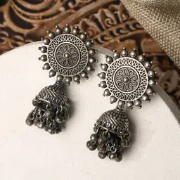 TEEJH Silver-Toned Contemporary Studs Earrings-14