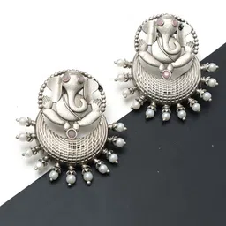 Ozanoo Silver-Plated Crystals Contemporary Studs Earrings image 4