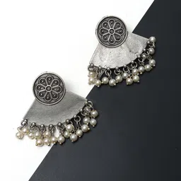 Ozanoo Silver-Plated Contemporary Artificial Stones and Beads Studs Earrings image 4