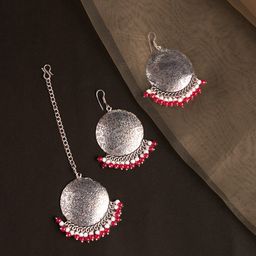 Ozanoo Silver-Toned & Red Circular Drop Earrings With Maang Tikka image 2