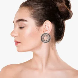 VAGHBHATT Circular Studs Earrings image 3