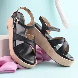 CLOG LONDON Textured Wedge Heels With Buckles-11