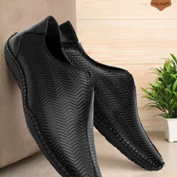 Carlton London Men Textured Leather Slip On Sneakers-image-40