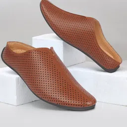 FAUSTO Men Textured Lightweight Mules-image-50