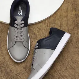 The Indian Garage Co Men Colourblocked Contrast Sole Sneakers-48