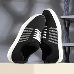 The Roadster Lifestyle Co. Men black Textured Comfort Insole Flyknit Lace-Up Sneakers-image-17