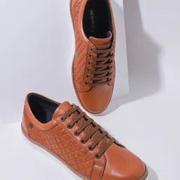 EZOK Men Textured Leather Contrast Sole Sneakers-picture-27