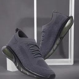 SPRENGE Men Textured Lightweight Slip-On Sneakers-picture-5