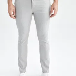 DeFacto Men Mid-Rise Light Fade Jeans-image-14