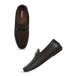 Regal Men Textured Lightweight Leather Loafers-image-17