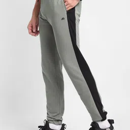 Beyoung Men Striped Panel Knitted Cotton Mid Rise Joggers-picture-55