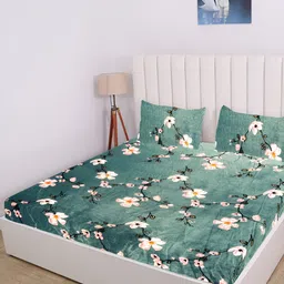 RD TREND Blue & White Floral 210 TC King Bedsheet with 2 Pillow Covers-image-76