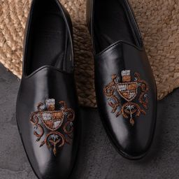 LA BOTTE Men Black Embellished Leather Formal Loafers-image-19