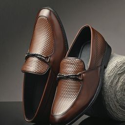 INVICTUS Men Textured Formal Loafers-image-94