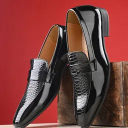 House of Pataudi Men Textured Formal Loafers-image-34