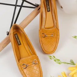 Flat n Heels Women Textured Round Toe Loafers-24