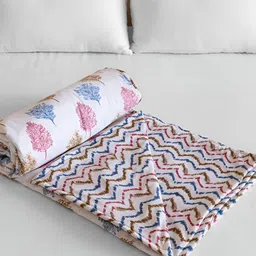 HOMEMONDE White & Pink Geometric AC Room 210 GSM Cotton Reversible Double Bed Dohar-16