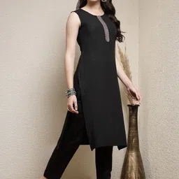 Stylum Yoke Design Regular Thread Work Kurta with Trouser image 3