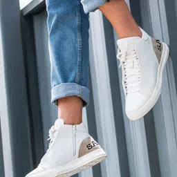 Saint G Men White Textured Leather Lace-Ups Sneakers-image-68