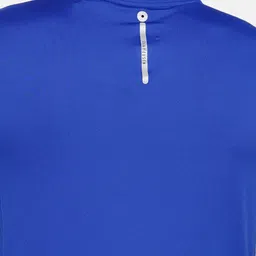 Van Heusen Men Solid Swift Dry Anti Microbial Active T-Shirt image 5