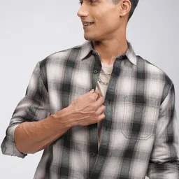 HIGHLANDER Men Spread Collar Checked Cotton Casual Shirt-image-66