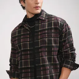 HIGHLANDER Men Spread Collar Vertical Striped Cotton Casual Shirt-image-56