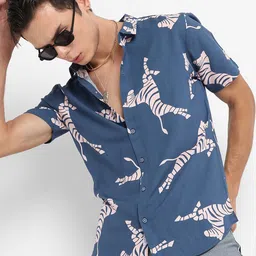 Campus Sutra Classic Fit Conversational Printed Casual Shirt-picture-41