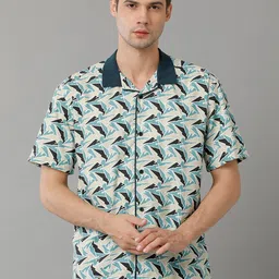 Voi Jeans Geometric Printed Cutaway Collar Short Sleeves Cotton Casual Shirt-image-90