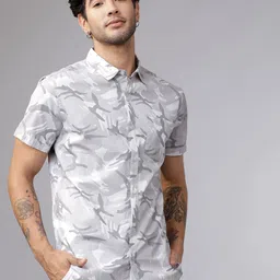 HIGHLANDER Men White & Grey Slim Fit Camouflage Printed Casual Shirt-image-11