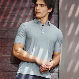 Campus Sutra Men Solid Polo Collar T-shirt-image-8