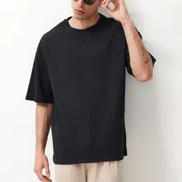 Trendyol Men Solid Round Neck T-shirt-image-26