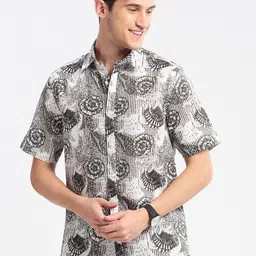 SHOWOFF Smart Slim Fit Abstract Printed Cotton Shirt-image-87