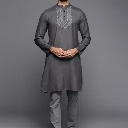 Indo Era Ethnic Motifs Yoke Design Thread Work Kurta-image-12