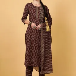 KIMAYRA Ethnic Motifs Printed Straight Kurta With Trouser & Dupatta-picture-26